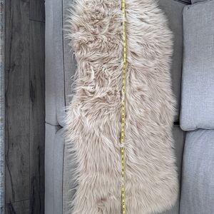 Luxurious Cream Faux Fur Rug